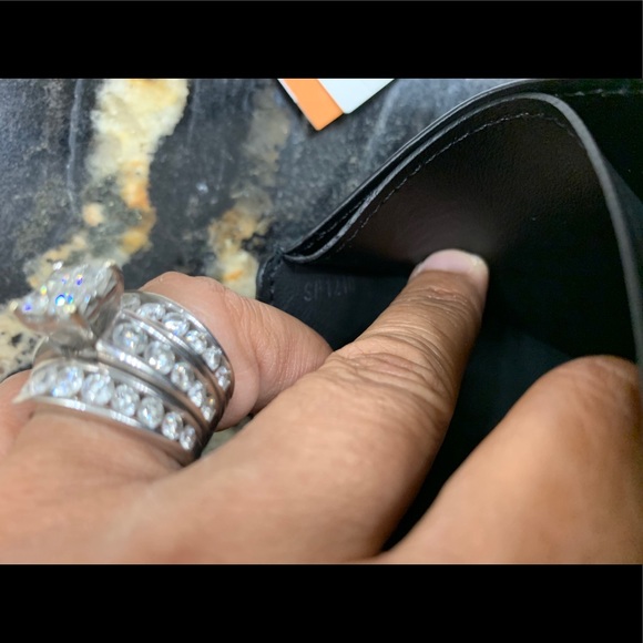 🌟SOLD🌟Louis Vuitton AUTHENTIC Slender Walllet - Picture 11 of 15